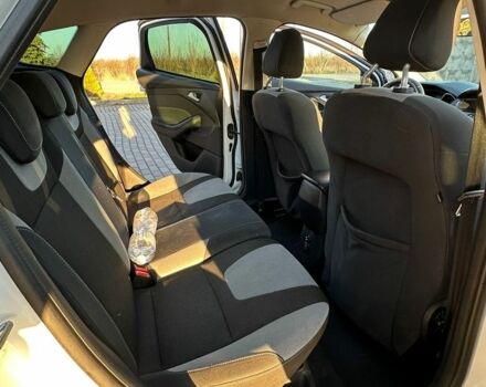 Белый Форд Фокус, объемом двигателя 1 л и пробегом 290 тыс. км за 4999 $, фото 9 на Automoto.ua