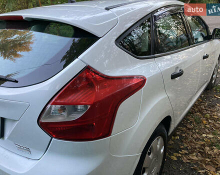 Форд Фокус 2014 в Одессе на Automoto.ua Белый Форд Фокус, объемом двигателя 1 л и пробегом 111 тыс. км за 4999 $, фото 11 на Automoto.ua