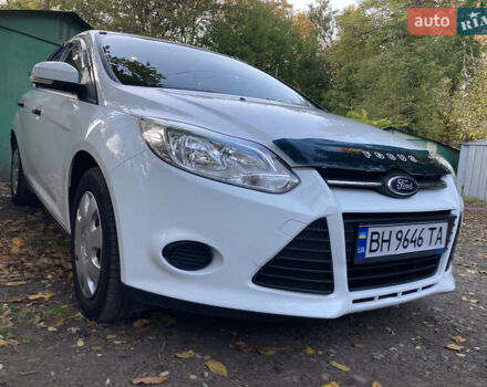 Форд Фокус 2014 в Одессе на Automoto.ua Белый Форд Фокус, объемом двигателя 1 л и пробегом 111 тыс. км за 4999 $, фото 1 на Automoto.ua