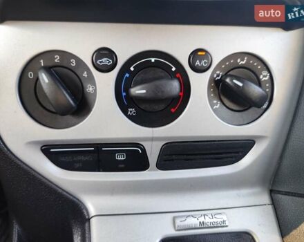 Белый Форд Фокус, объемом двигателя 2 л и пробегом 163 тыс. км за 7999 $, фото 25 на Automoto.ua