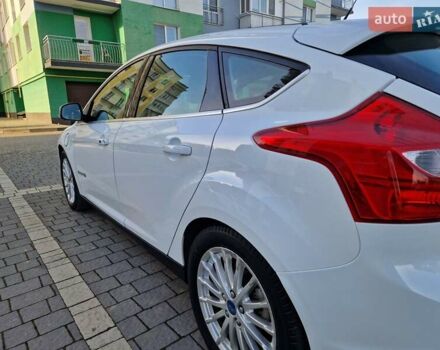Білий Форд Фокус, об'ємом двигуна 0 л та пробігом 65 тис. км за 5999 $, фото 22 на Automoto.ua