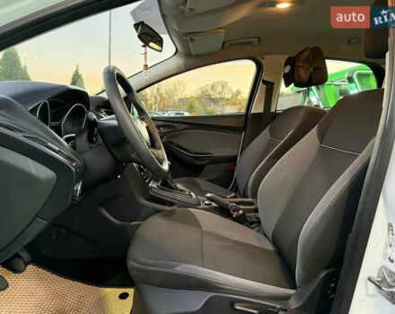 Форд Фокус 2014 в Одессе на Automoto.ua Белый Форд Фокус, объемом двигателя 1 л и пробегом 111 тыс. км за 5400 $, фото 9 на Automoto.ua