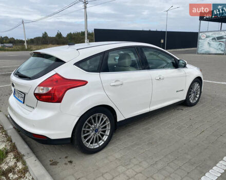 Белый Форд Фокус, объемом двигателя 0 л и пробегом 58 тыс. км за 8500 $, фото 2 на Automoto.ua