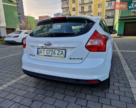 Білий Форд Фокус, об'ємом двигуна 0 л та пробігом 65 тис. км за 5999 $, фото 11 на Automoto.ua
