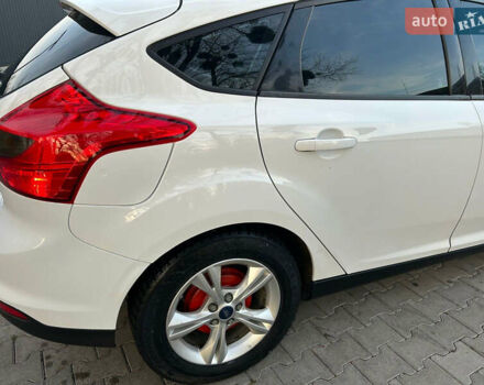 Белый Форд Фокус, объемом двигателя 2 л и пробегом 307 тыс. км за 6800 $, фото 3 на Automoto.ua