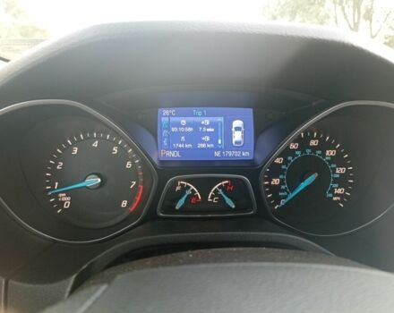 Белый Форд Фокус, объемом двигателя 2 л и пробегом 180 тыс. км за 7500 $, фото 2 на Automoto.ua