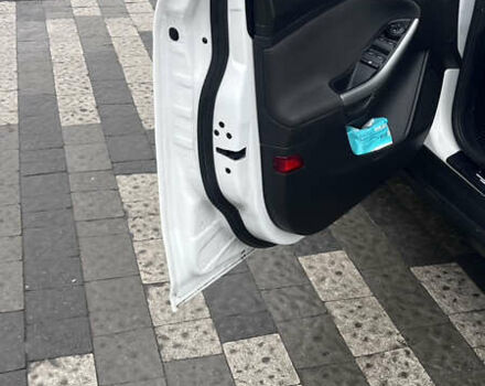 Белый Форд Фокус, объемом двигателя 2 л и пробегом 212 тыс. км за 8000 $, фото 14 на Automoto.ua