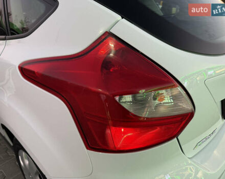 Форд Фокус 2014 в Одессе на Automoto.ua Белый Форд Фокус, объемом двигателя 1 л и пробегом 111 тыс. км за 5400 $, фото 10 на Automoto.ua