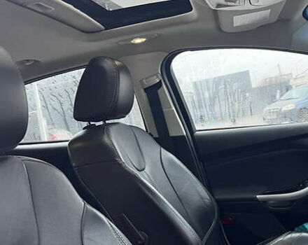 Белый Форд Фокус, объемом двигателя 2 л и пробегом 212 тыс. км за 8000 $, фото 9 на Automoto.ua