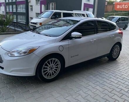 Белый Форд Фокус, объемом двигателя 0 л и пробегом 118 тыс. км за 7400 $, фото 5 на Automoto.ua