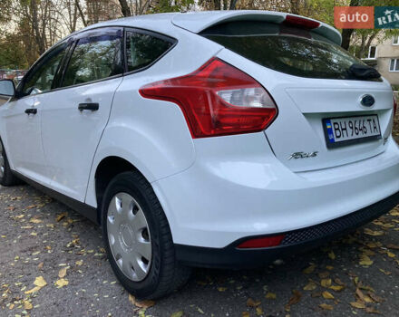 Форд Фокус 2014 в Одессе на Automoto.ua Белый Форд Фокус, объемом двигателя 1 л и пробегом 111 тыс. км за 4999 $, фото 9 на Automoto.ua