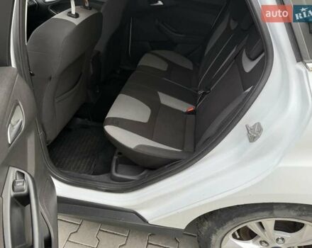 Белый Форд Фокус, объемом двигателя 1 л и пробегом 163 тыс. км за 5900 $, фото 9 на Automoto.ua