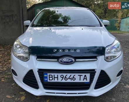 Форд Фокус 2014 в Одессе на Automoto.ua Белый Форд Фокус, объемом двигателя 1 л и пробегом 111 тыс. км за 4999 $, фото 6 на Automoto.ua