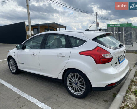 Белый Форд Фокус, объемом двигателя 0 л и пробегом 58 тыс. км за 8500 $, фото 5 на Automoto.ua