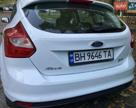 Форд Фокус 2014 в Одессе на Automoto.ua Белый Форд Фокус, объемом двигателя 1 л и пробегом 111 тыс. км за 4999 $, фото 12 на Automoto.ua