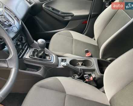 Форд Фокус 2014 в Одессе на Automoto.ua Белый Форд Фокус, объемом двигателя 1 л и пробегом 111 тыс. км за 4999 $, фото 14 на Automoto.ua