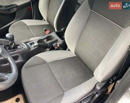 Форд Фокус 2014 в Одессе на Automoto.ua Белый Форд Фокус, объемом двигателя 1 л и пробегом 111 тыс. км за 4999 $, фото 16 на Automoto.ua