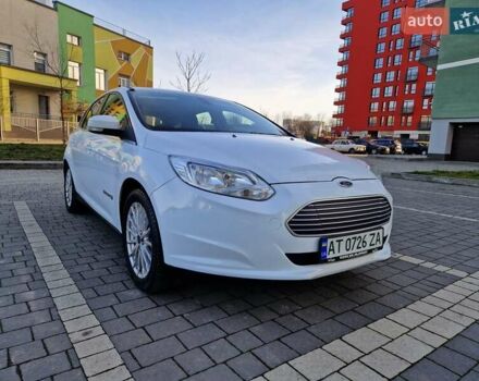 Білий Форд Фокус, об'ємом двигуна 0 л та пробігом 65 тис. км за 5999 $, фото 2 на Automoto.ua