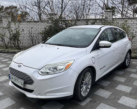 Білий Форд Фокус, об'ємом двигуна 0 л та пробігом 147 тис. км за 5600 $, фото 1 на Automoto.ua