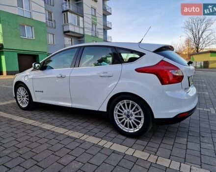 Білий Форд Фокус, об'ємом двигуна 0 л та пробігом 65 тис. км за 5999 $, фото 8 на Automoto.ua