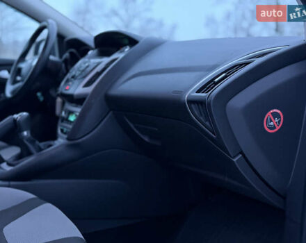 Білий Форд Фокус, об'ємом двигуна 1 л та пробігом 55 тис. км за 7900 $, фото 10 на Automoto.ua