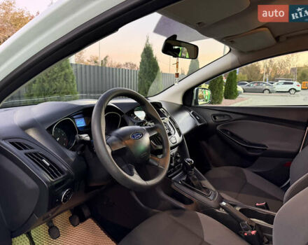 Форд Фокус 2014 в Одессе на Automoto.ua Белый Форд Фокус, объемом двигателя 1 л и пробегом 111 тыс. км за 5400 $, фото 7 на Automoto.ua