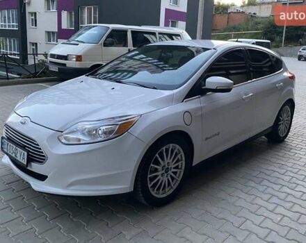 Белый Форд Фокус, объемом двигателя 0 л и пробегом 118 тыс. км за 7400 $, фото 1 на Automoto.ua