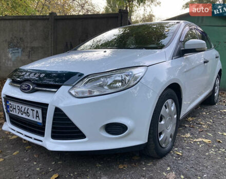 Форд Фокус 2014 в Одессе на Automoto.ua Белый Форд Фокус, объемом двигателя 1 л и пробегом 111 тыс. км за 4999 $, фото 4 на Automoto.ua