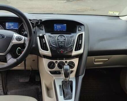 Форд Фокус 2014 в Киеве на Automoto.ua Белый Форд Фокус, объемом двигателя 2 л и пробегом 208 тыс. км за 5500 $, фото 5 на Automoto.ua