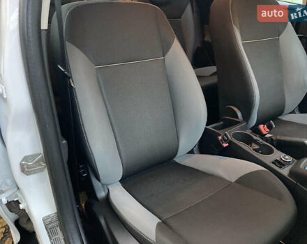 Форд Фокус 2014 в Одессе на Automoto.ua Белый Форд Фокус, объемом двигателя 1 л и пробегом 111 тыс. км за 4999 $, фото 20 на Automoto.ua