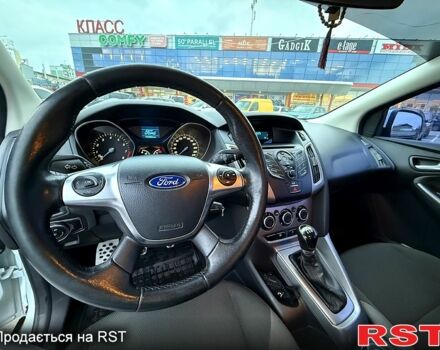 Білий Форд Фокус, об'ємом двигуна 1 л та пробігом 136 тис. км за 6000 $, фото 5 на Automoto.ua