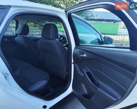 Белый Форд Фокус, объемом двигателя 2 л и пробегом 163 тыс. км за 7999 $, фото 15 на Automoto.ua