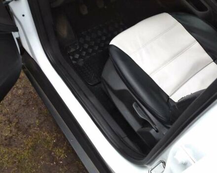 Білий Форд Фокус, об'ємом двигуна 1 л та пробігом 70 тис. км за 9500 $, фото 2 на Automoto.ua