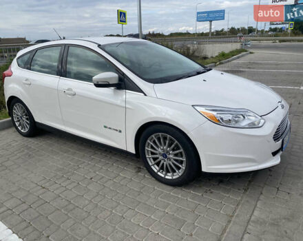 Белый Форд Фокус, объемом двигателя 0 л и пробегом 58 тыс. км за 8500 $, фото 1 на Automoto.ua