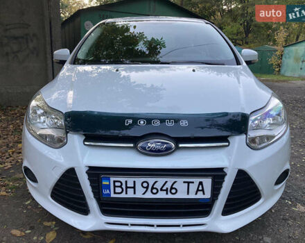 Форд Фокус 2014 в Одессе на Automoto.ua Белый Форд Фокус, объемом двигателя 1 л и пробегом 111 тыс. км за 4999 $, фото 10 на Automoto.ua