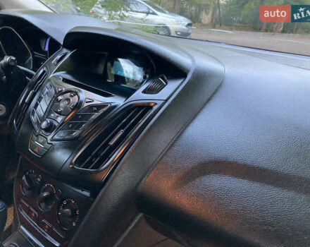 Форд Фокус 2014 в Одессе на Automoto.ua Белый Форд Фокус, объемом двигателя 1 л и пробегом 111 тыс. км за 4999 $, фото 18 на Automoto.ua