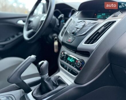 Білий Форд Фокус, об'ємом двигуна 1 л та пробігом 55 тис. км за 6900 $, фото 20 на Automoto.ua