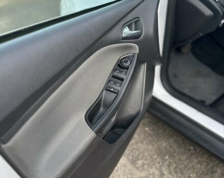 Белый Форд Фокус, объемом двигателя 2 л и пробегом 115 тыс. км за 7499 $, фото 5 на Automoto.ua