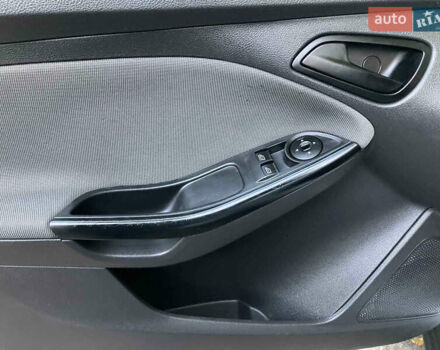 Форд Фокус 2014 в Одессе на Automoto.ua Белый Форд Фокус, объемом двигателя 1 л и пробегом 111 тыс. км за 4999 $, фото 24 на Automoto.ua