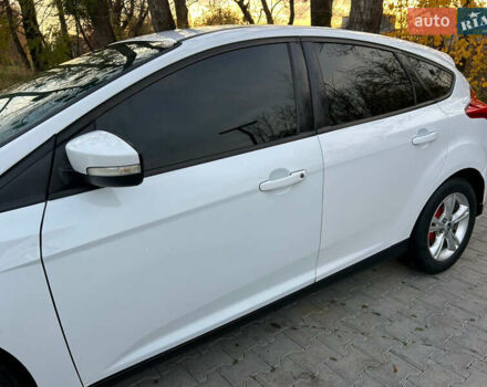 Белый Форд Фокус, объемом двигателя 2 л и пробегом 307 тыс. км за 6800 $, фото 5 на Automoto.ua
