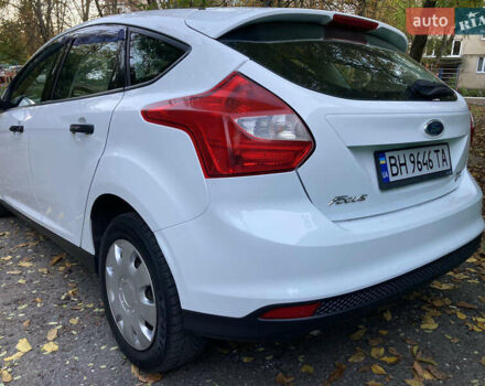 Форд Фокус 2014 в Одессе на Automoto.ua Белый Форд Фокус, объемом двигателя 1 л и пробегом 111 тыс. км за 4999 $, фото 8 на Automoto.ua