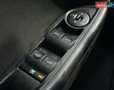 Белый Форд Фокус, объемом двигателя 2 л и пробегом 253 тыс. км за 7490 $, фото 16 на Automoto.ua