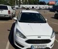 Белый Форд Фокус, объемом двигателя 1 л и пробегом 150 тыс. км за 5500 $, фото 1 на Automoto.ua