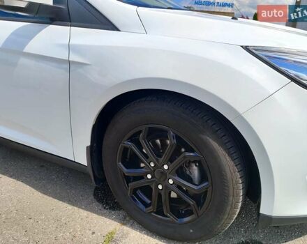 Белый Форд Фокус, объемом двигателя 1 л и пробегом 69 тыс. км за 8399 $, фото 11 на Automoto.ua