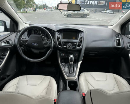 Форд Фокус 2015 в Киеве на Automoto.ua Белый Форд Фокус, объемом двигателя 2 л и пробегом 130 тыс. км за 11200 $, фото 6 на Automoto.ua