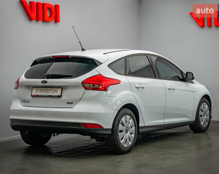 Білий Форд Фокус, об'ємом двигуна 1 л та пробігом 88 тис. км за 9788 $, фото 1 на Automoto.ua