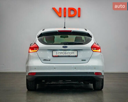 Белый Форд Фокус, объемом двигателя 1 л и пробегом 80 тыс. км за 10367 $, фото 5 на Automoto.ua
