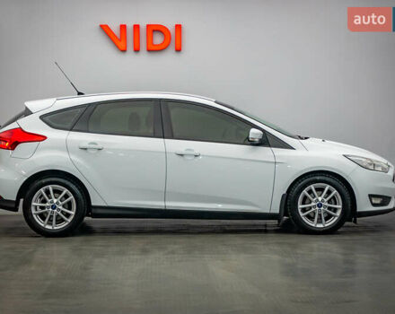 Белый Форд Фокус, объемом двигателя 1 л и пробегом 80 тыс. км за 10367 $, фото 3 на Automoto.ua