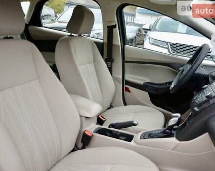 Білий Форд Фокус, об'ємом двигуна 2 л та пробігом 125 тис. км за 9500 $, фото 9 на Automoto.ua