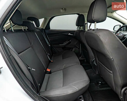 Білий Форд Фокус, об'ємом двигуна 1 л та пробігом 88 тис. км за 9788 $, фото 15 на Automoto.ua